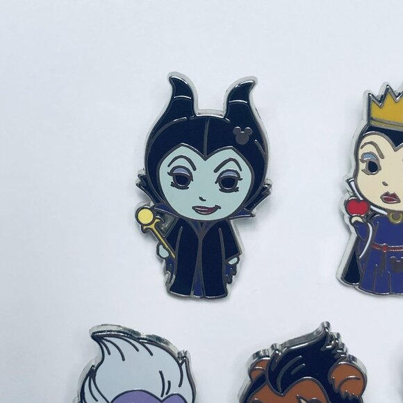 2024 Hidden Disney Disney Villains Complete Set Of 5 Pins - Picture 2 of 11